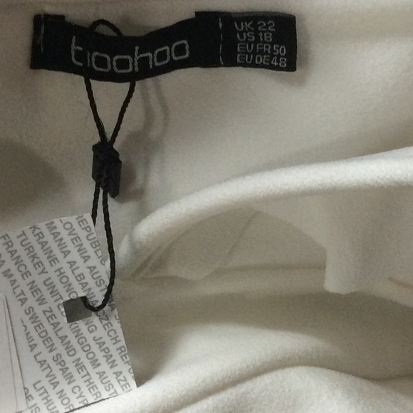 Boohoo Laura frill crop top ivory NWT sz 18 - Picture 6 of 7